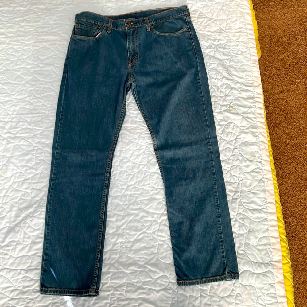 Men’s Levi’s, they are like new
